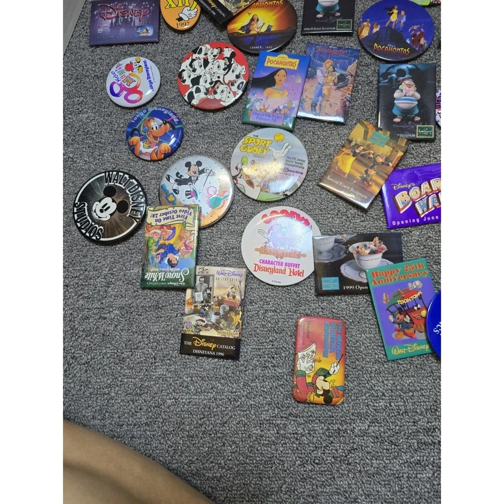 Drunk Drawer Lot 43 Of Vintage Disney Pinbacks